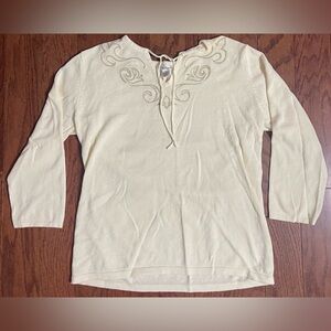 Y2K 3/4 sleeve cream top with embroidered detailing